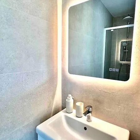 Superbe 6 Couchages - 200m De La - Terrasse - Climatisation *